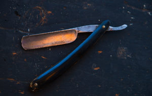 ¿Cuál es el mantenimiento de una navaja de afeitar?